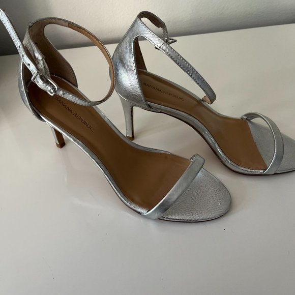 BANANA REPUBLIC - LEATHER SILVER METALLIC ELEGANT CLASSIC SANDALS - Picture 2 of 4